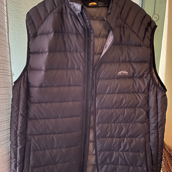 Men’s GoLite Light Puffer Vest NWOT.  In perfect condition.  Never worn. - Picture 7 of 7